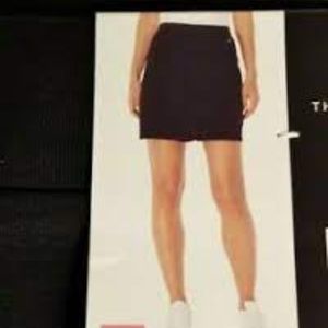 NWT Jones New York Faux Wrap Skort in Black